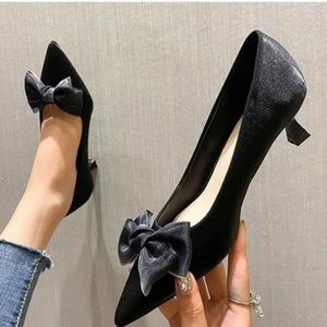 New high -heeled shoe women's fine heel pointed sexy single shoes